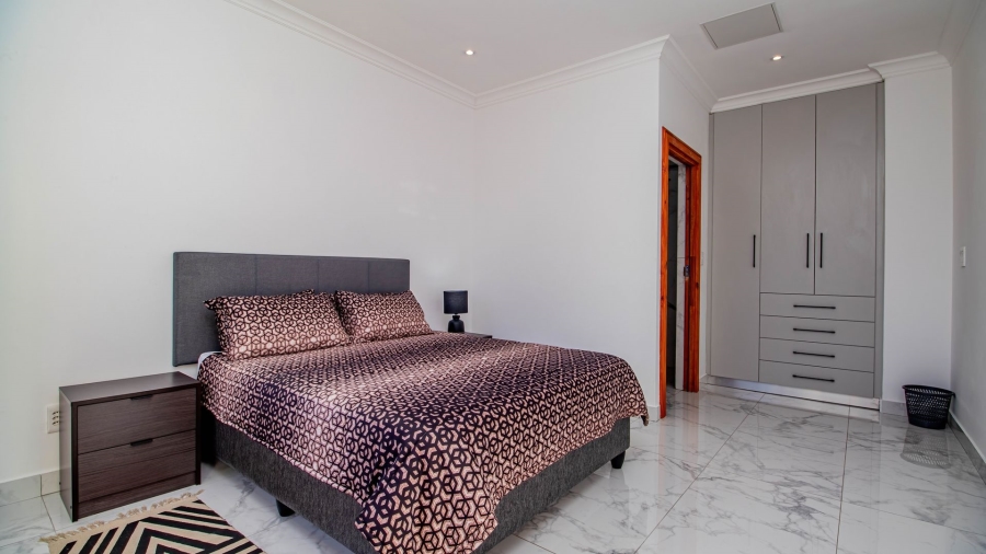 5 Bedroom Property for Sale in The Hill Western Cape